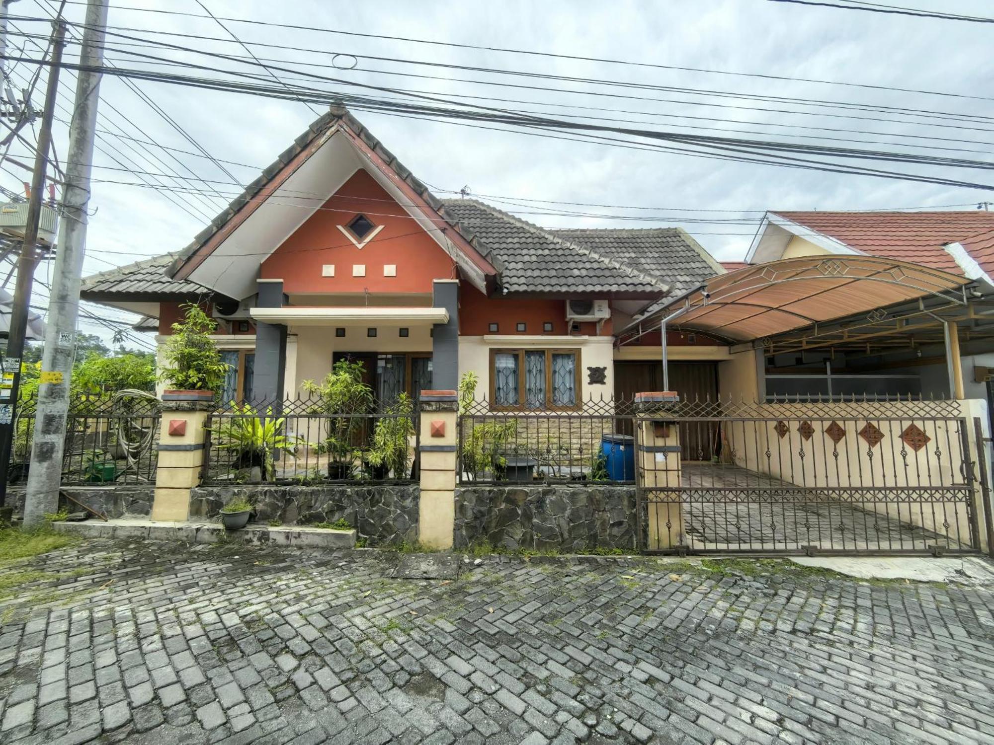 Mutiara Babarsari Homestay Jogja Джок'якарта Екстер'єр фото